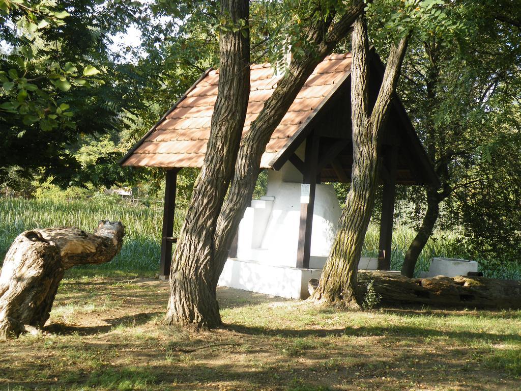 Vizimalom Kemping, Panzio Es Etterem Turistvandi Exterior photo