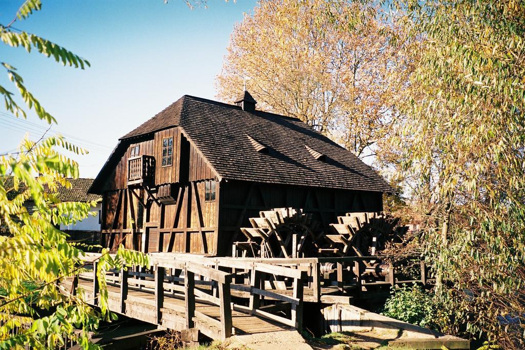 Vizimalom Kemping, Panzio Es Etterem Turistvandi Exterior photo